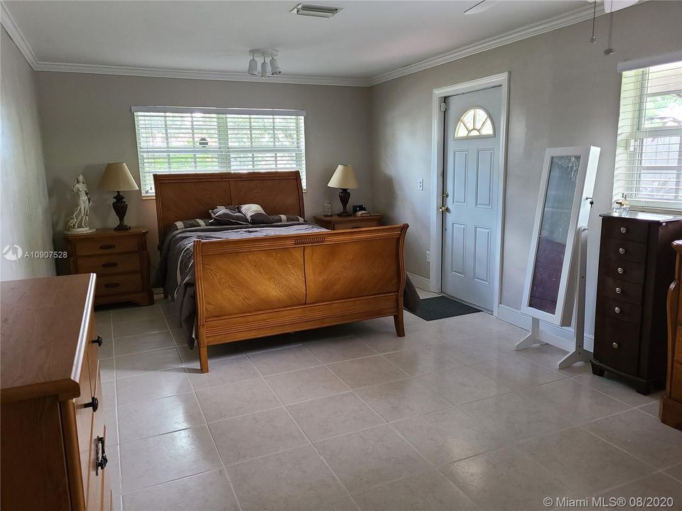 Vendido Recientemente: $475,000 (4 camas, 3 baños, 1672 Pies cuadrados)