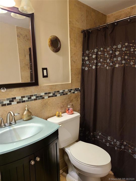 Vendido Recientemente: $475,000 (4 camas, 3 baños, 1672 Pies cuadrados)