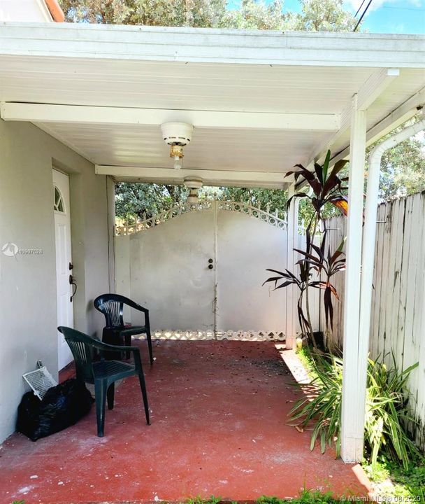 Vendido Recientemente: $475,000 (4 camas, 3 baños, 1672 Pies cuadrados)