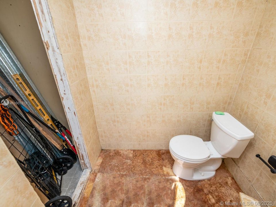 Недавно продано: $250,000 (3 спален, 2 ванн, 1563 Квадратных фут)