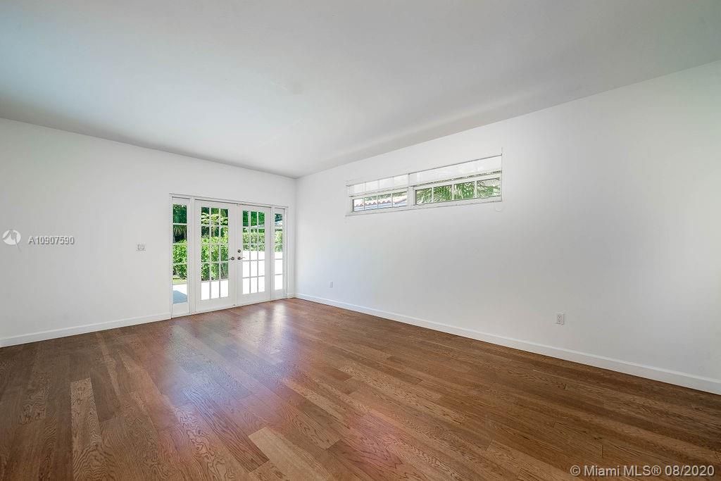 Recently Rented: $6,500 (3 beds, 3 baths, 2163 Square Feet)