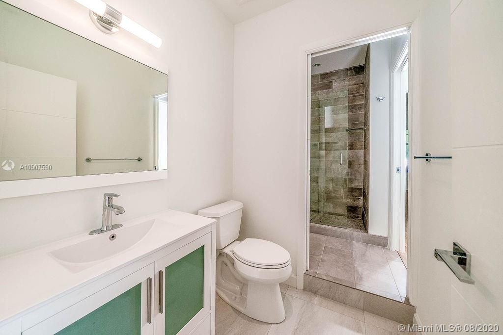 Recently Rented: $6,500 (3 beds, 3 baths, 2163 Square Feet)