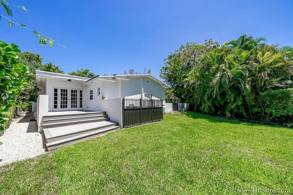 Recently Rented: $6,500 (3 beds, 3 baths, 2163 Square Feet)