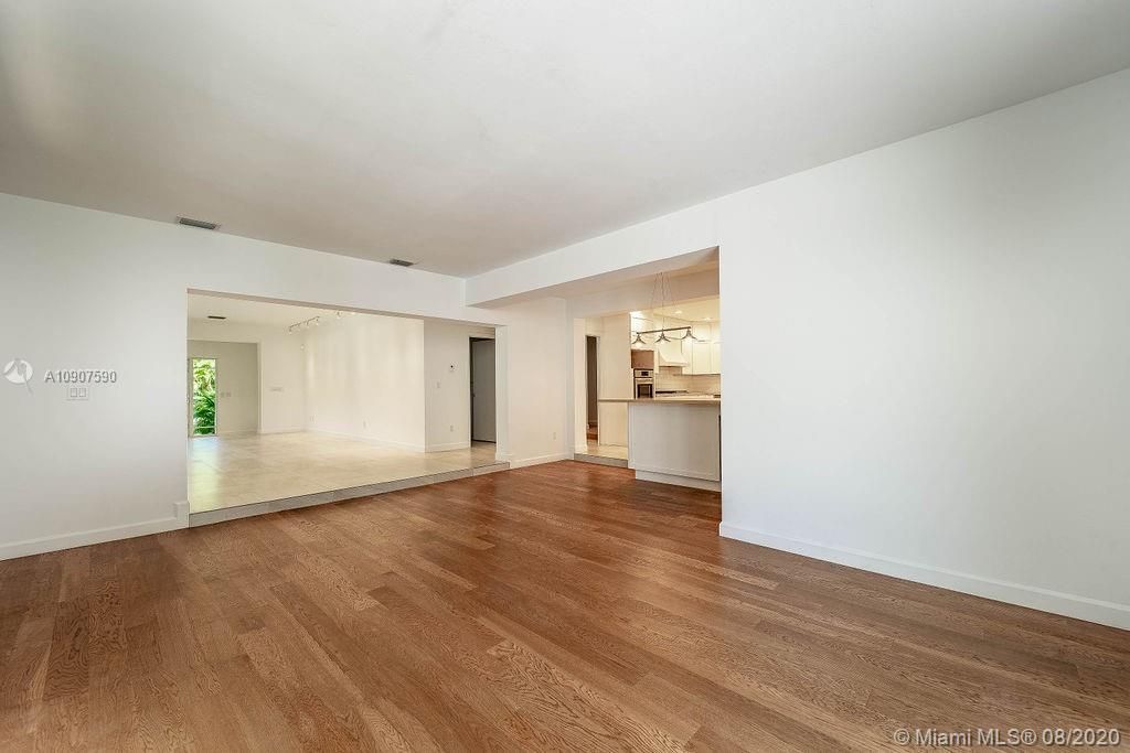 Recently Rented: $6,500 (3 beds, 3 baths, 2163 Square Feet)