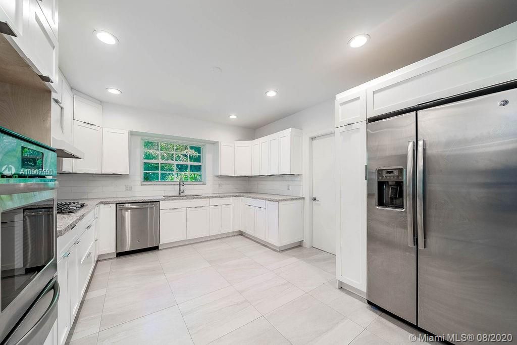 Recently Rented: $6,500 (3 beds, 3 baths, 2163 Square Feet)