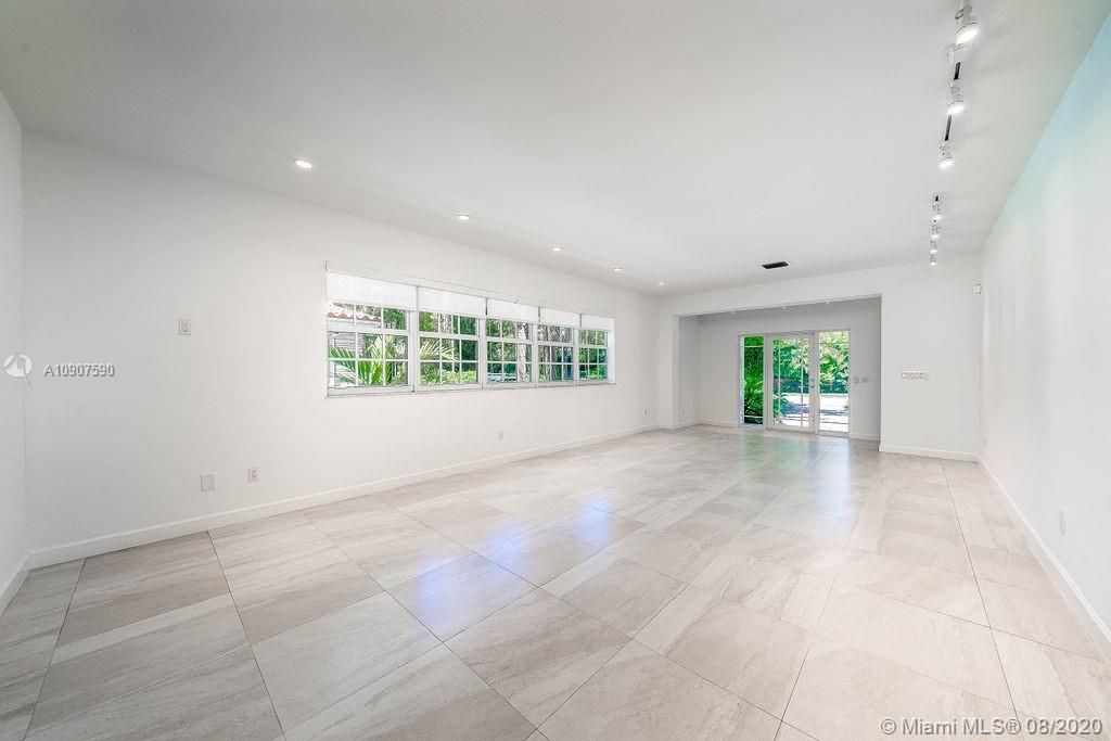 Recently Rented: $6,500 (3 beds, 3 baths, 2163 Square Feet)