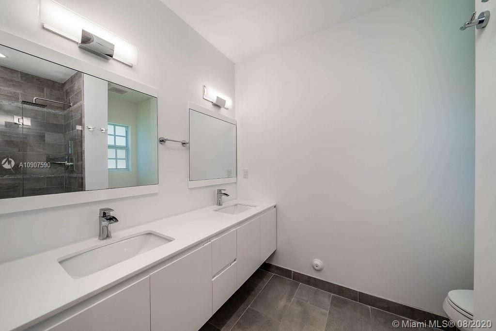 Recently Rented: $6,500 (3 beds, 3 baths, 2163 Square Feet)