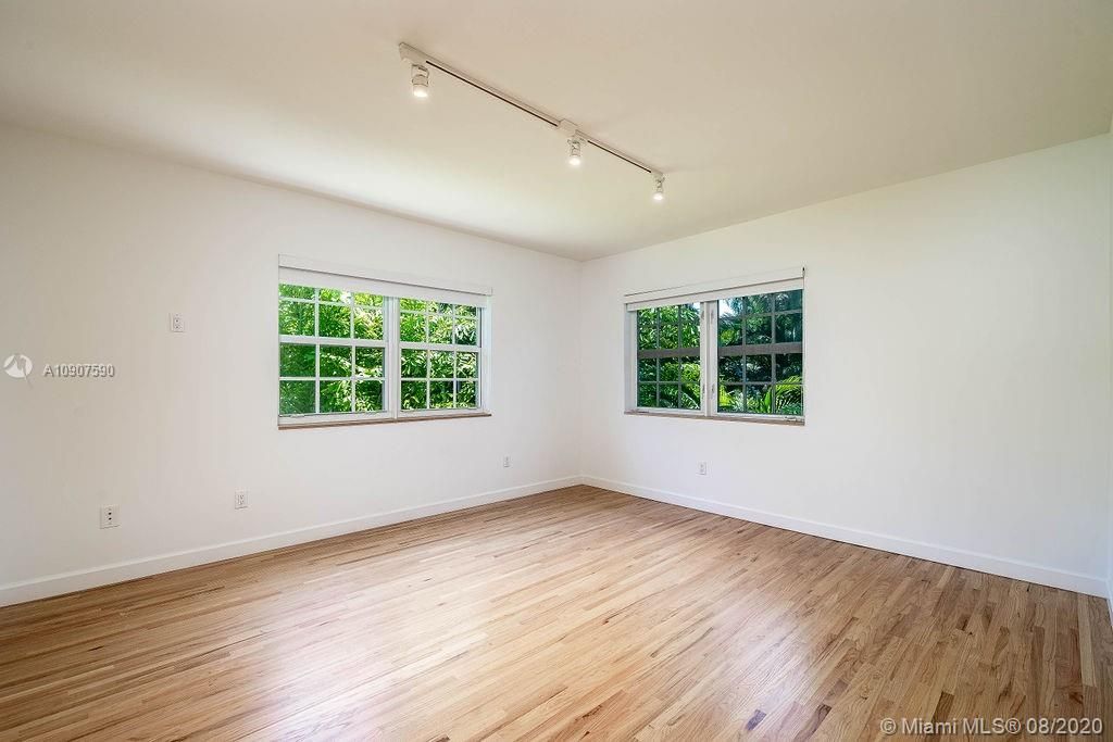 Recently Rented: $6,500 (3 beds, 3 baths, 2163 Square Feet)