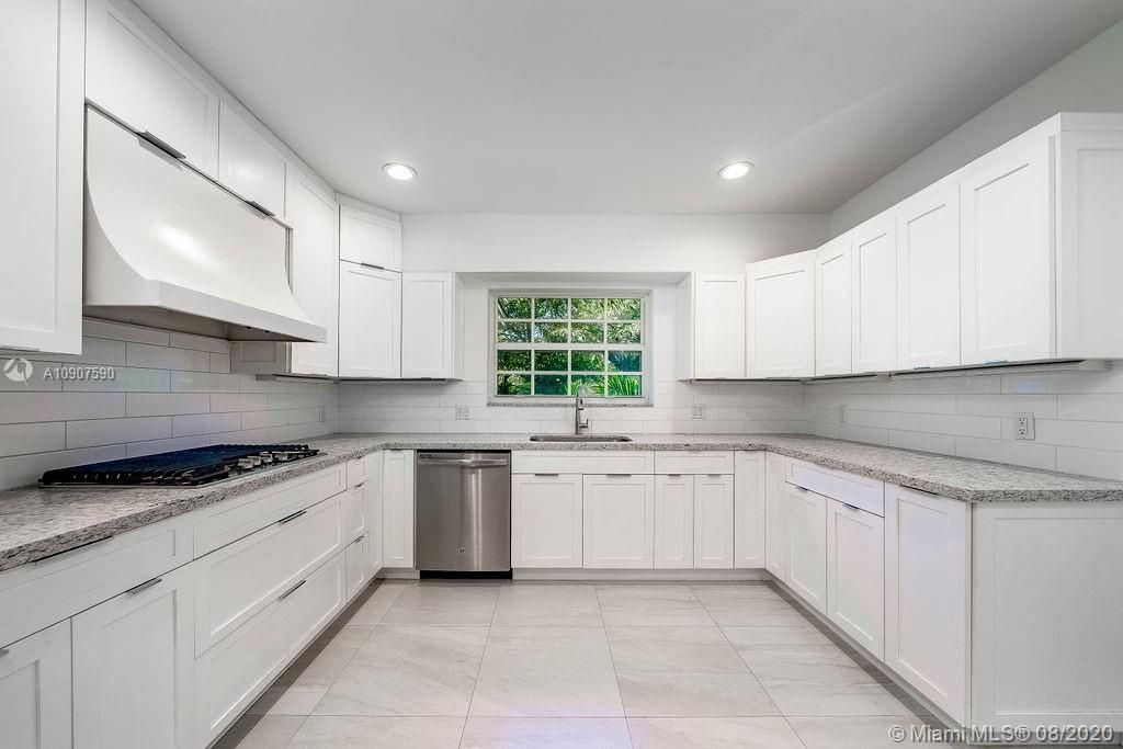 Recently Rented: $6,500 (3 beds, 3 baths, 2163 Square Feet)