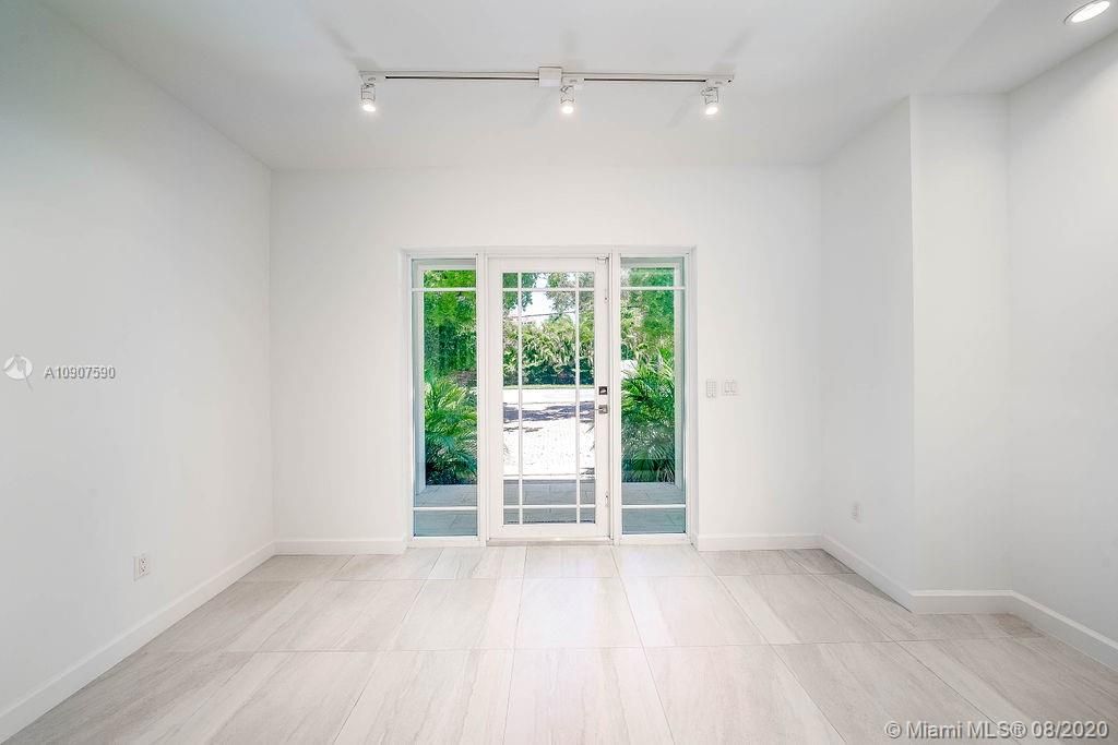 Recently Rented: $6,500 (3 beds, 3 baths, 2163 Square Feet)