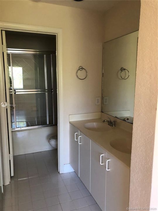 Recientemente alquilado: $2,350 (3 camas, 2 baños, 1610 Pies cuadrados)