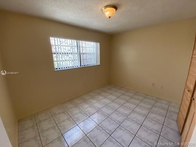 Recently Rented: $1,275 (2 beds, 1 baths, 866 Square Feet)