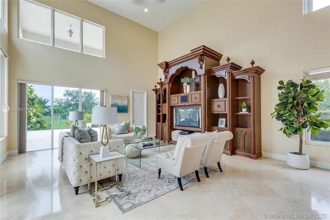 Recently Rented: $8,200 (5 beds, 6 baths, 5325 Square Feet)