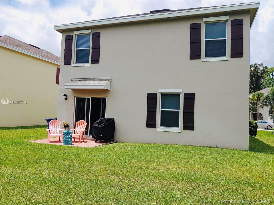 Vendido Recientemente: $368,990 (5 camas, 3 baños, 2526 Pies cuadrados)