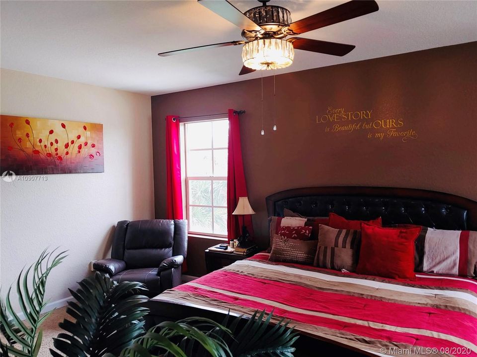 Vendido Recientemente: $368,990 (5 camas, 3 baños, 2526 Pies cuadrados)