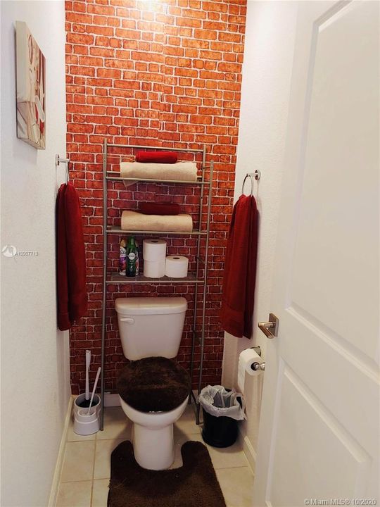 Vendido Recientemente: $368,990 (5 camas, 3 baños, 2526 Pies cuadrados)