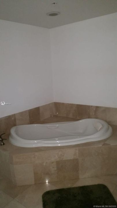 Recently Rented: $2,700 (3 beds, 3 baths, 2048 Square Feet)