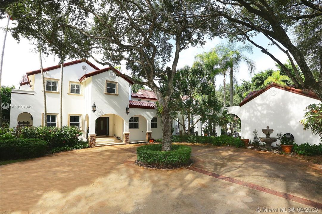 Recently Sold: $1,680,000 (6 beds, 5 baths, 4871 Square Feet)