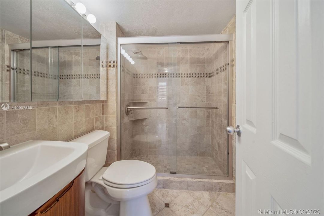 Недавно арендовано: $2,012 (2 спален, 2 ванн, 1120 Квадратных фут)