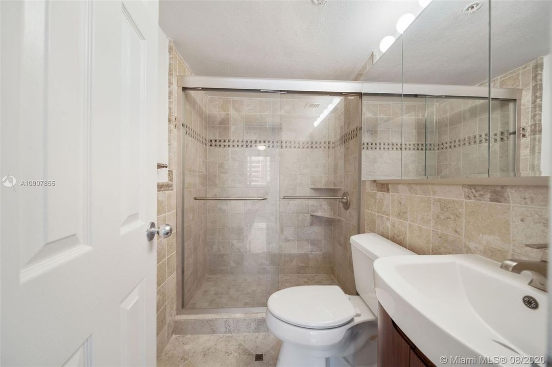 最近租的: $2,012 (2 贝兹, 2 浴室, 1120 平方英尺)