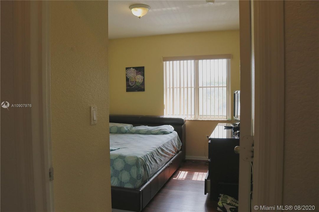 Vendido Recientemente: $190,000 (3 camas, 2 baños, 1380 Pies cuadrados)