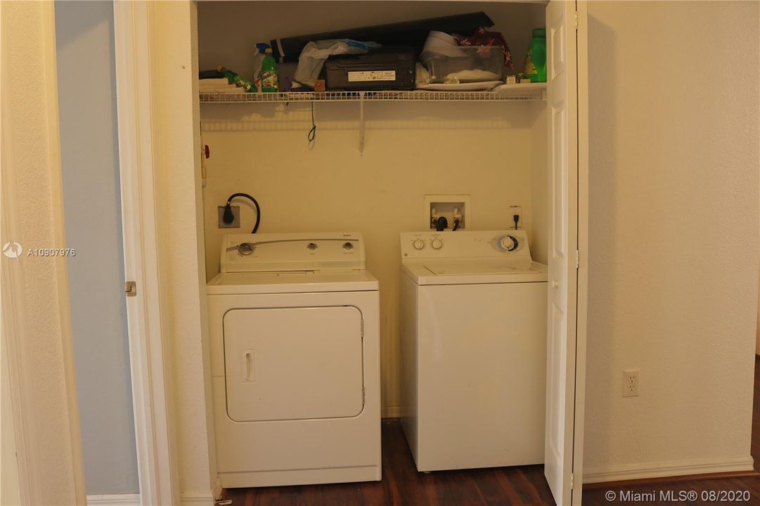 Vendido Recientemente: $190,000 (3 camas, 2 baños, 1380 Pies cuadrados)