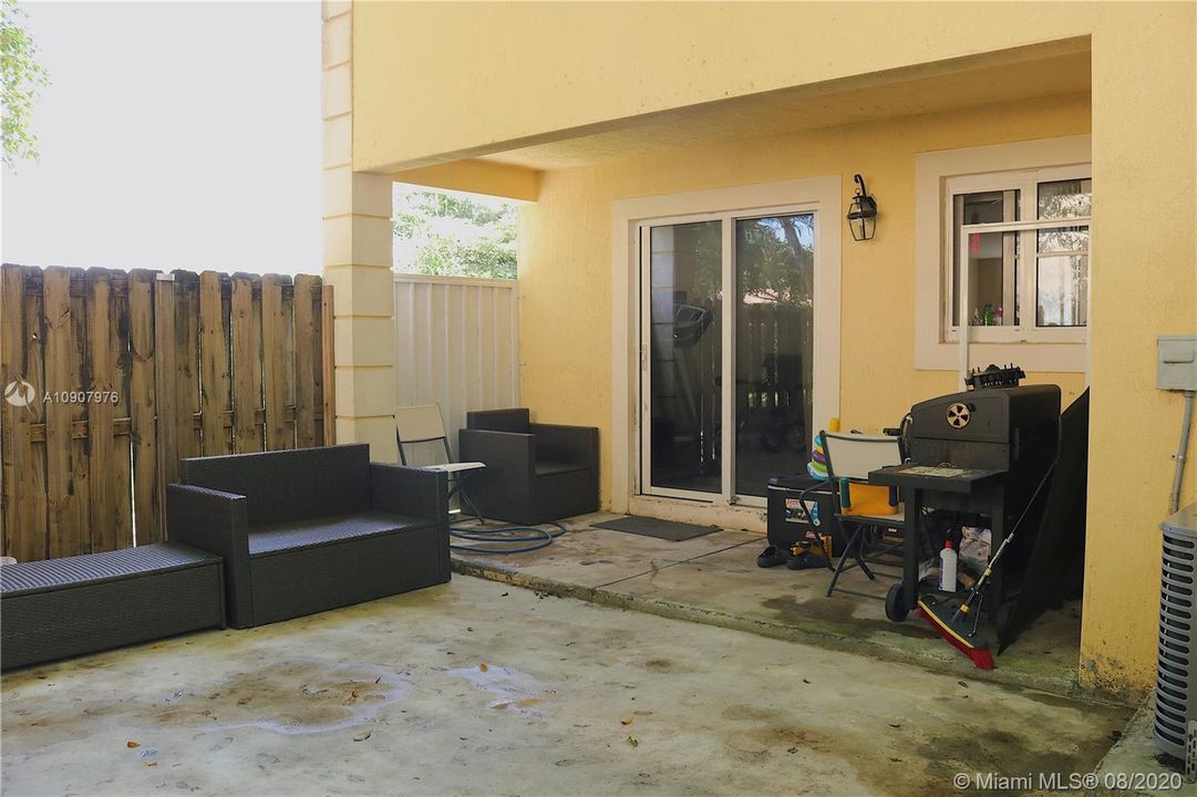 Vendido Recientemente: $190,000 (3 camas, 2 baños, 1380 Pies cuadrados)