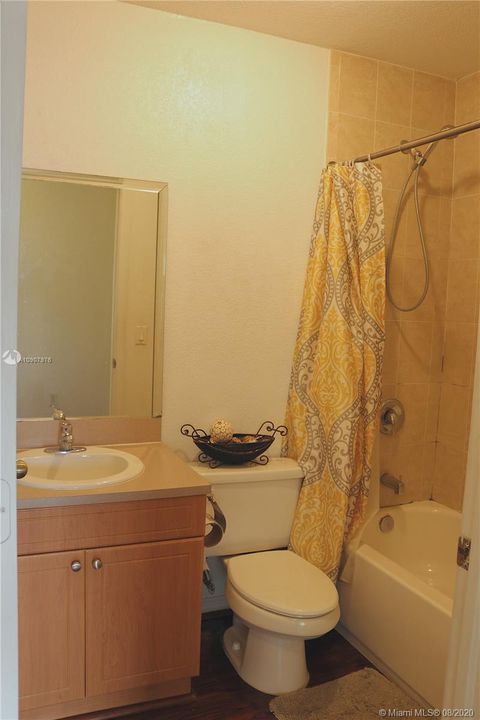 Vendido Recientemente: $190,000 (3 camas, 2 baños, 1380 Pies cuadrados)