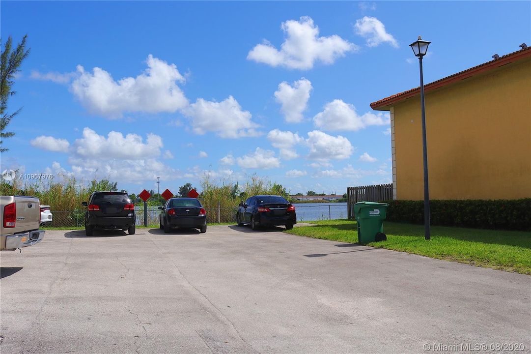 Vendido Recientemente: $190,000 (3 camas, 2 baños, 1380 Pies cuadrados)