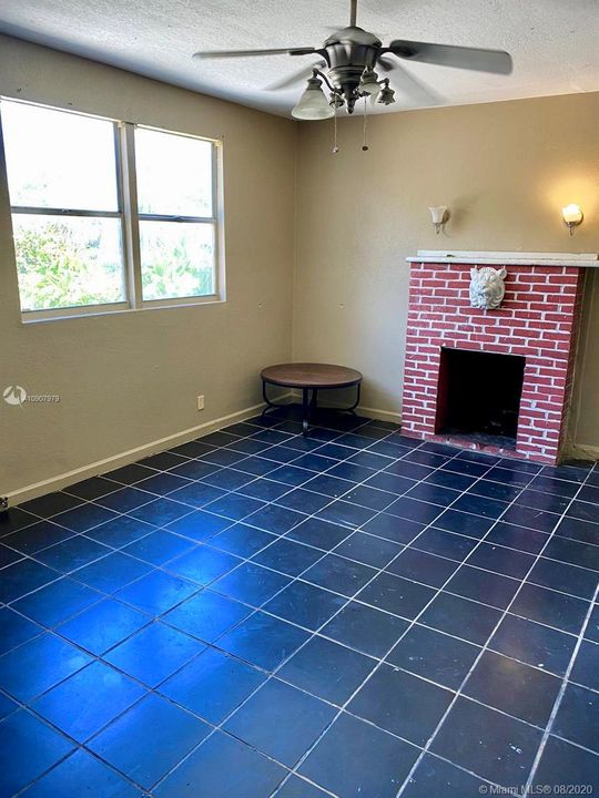 Recently Rented: $1,200 (2 beds, 1 baths, 3430 Square Feet)