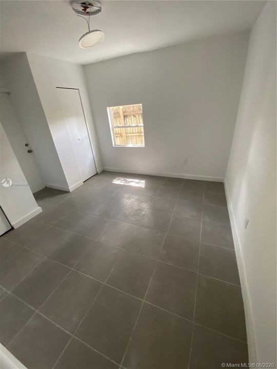 Recientemente alquilado: $1,950 (3 camas, 2 baños, 1028 Pies cuadrados)