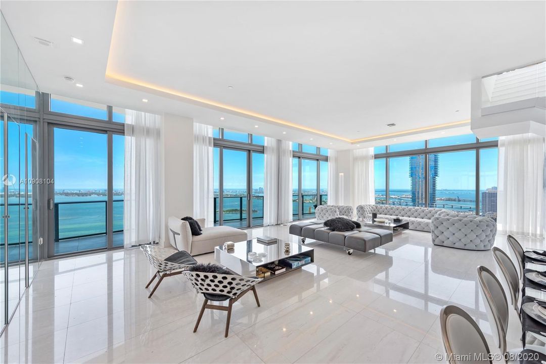 Recently Sold: $3,895,000 (4 beds, 4 baths, 2569 Square Feet)