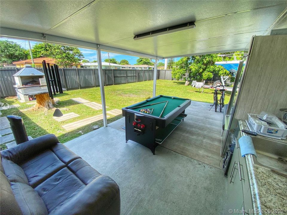 Recently Sold: $299,000 (3 beds, 2 baths, 1386 Square Feet)