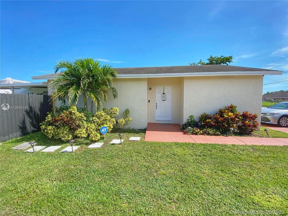 Recently Sold: $299,000 (3 beds, 2 baths, 1386 Square Feet)