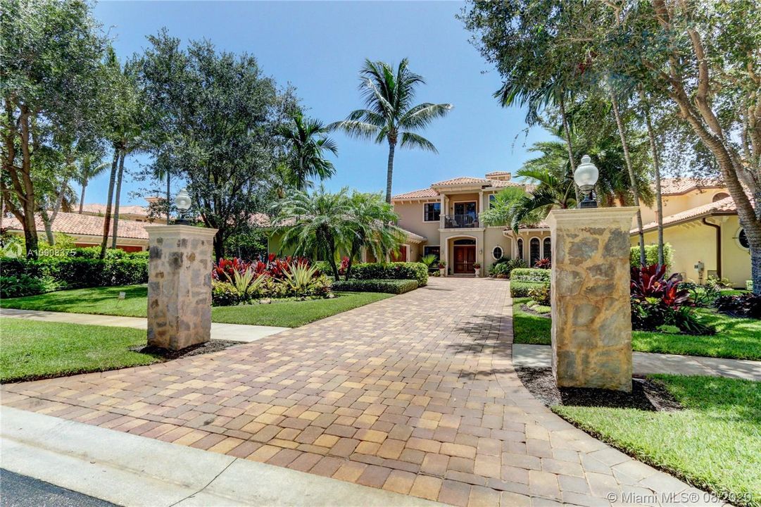 Recently Sold: $1,800,000 (4 beds, 5 baths, 4681 Square Feet)