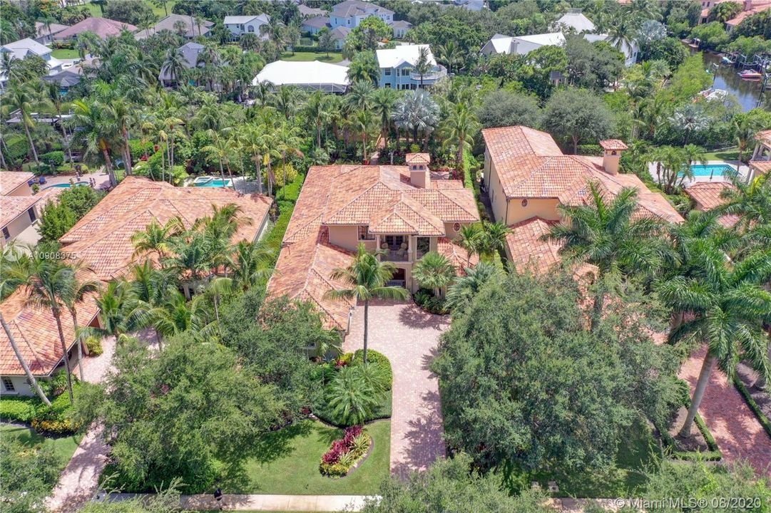 Recently Sold: $1,800,000 (4 beds, 5 baths, 4681 Square Feet)