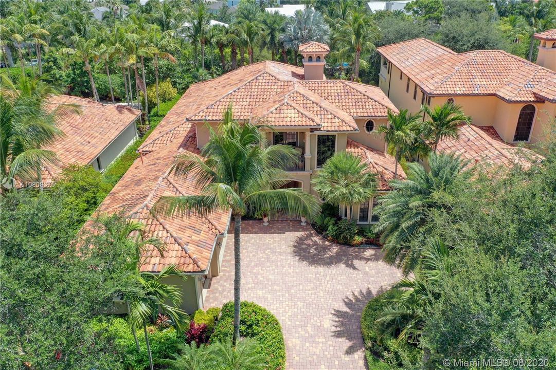 Vendido Recientemente: $1,800,000 (4 camas, 5 baños, 4681 Pies cuadrados)