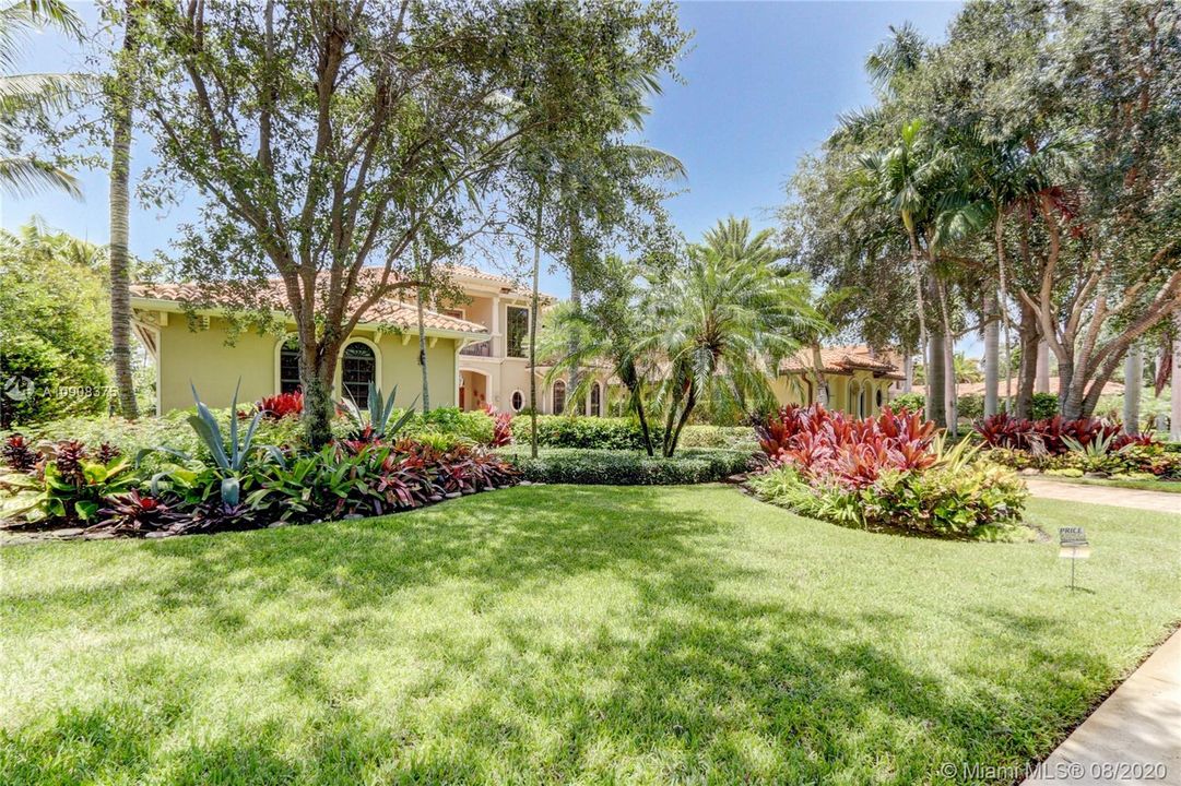 Recently Sold: $1,800,000 (4 beds, 5 baths, 4681 Square Feet)