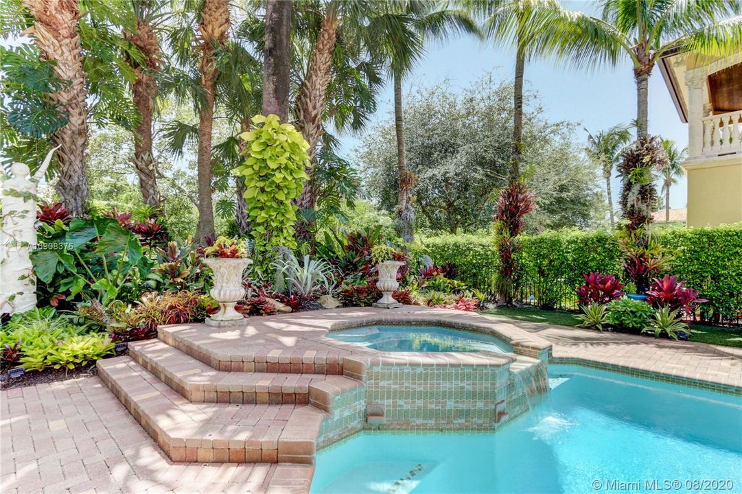 Recently Sold: $1,800,000 (4 beds, 5 baths, 4681 Square Feet)