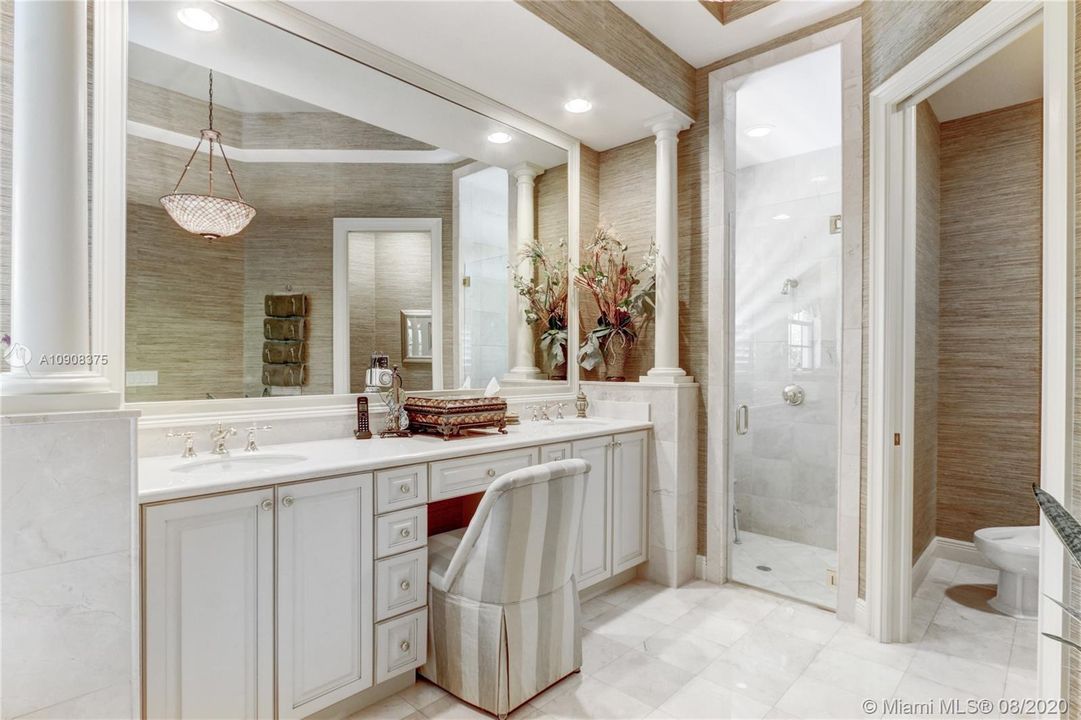 Recently Sold: $1,800,000 (4 beds, 5 baths, 4681 Square Feet)