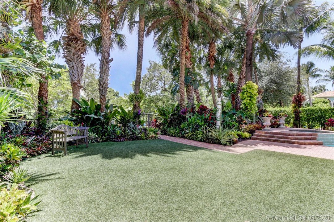 Recently Sold: $1,800,000 (4 beds, 5 baths, 4681 Square Feet)