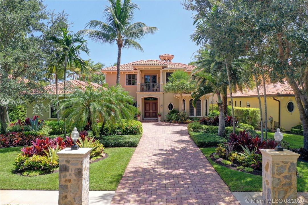 Recently Sold: $1,800,000 (4 beds, 5 baths, 4681 Square Feet)