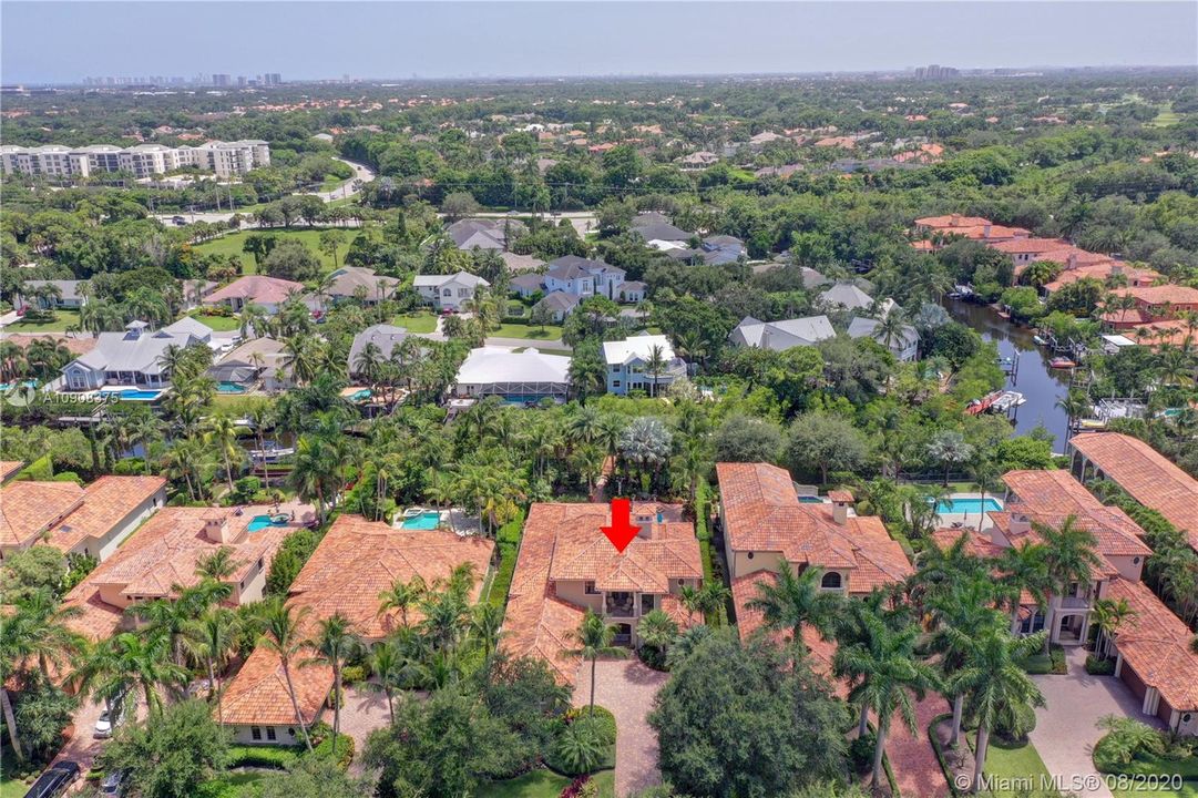 Recently Sold: $1,800,000 (4 beds, 5 baths, 4681 Square Feet)