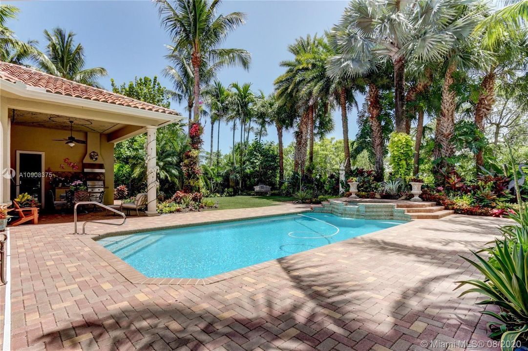 Recently Sold: $1,800,000 (4 beds, 5 baths, 4681 Square Feet)