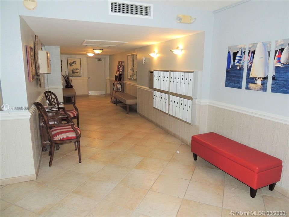 Recently Rented: $1,690 (1 beds, 1 baths, 900 Square Feet)