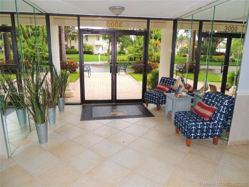 Recently Rented: $1,690 (1 beds, 1 baths, 900 Square Feet)