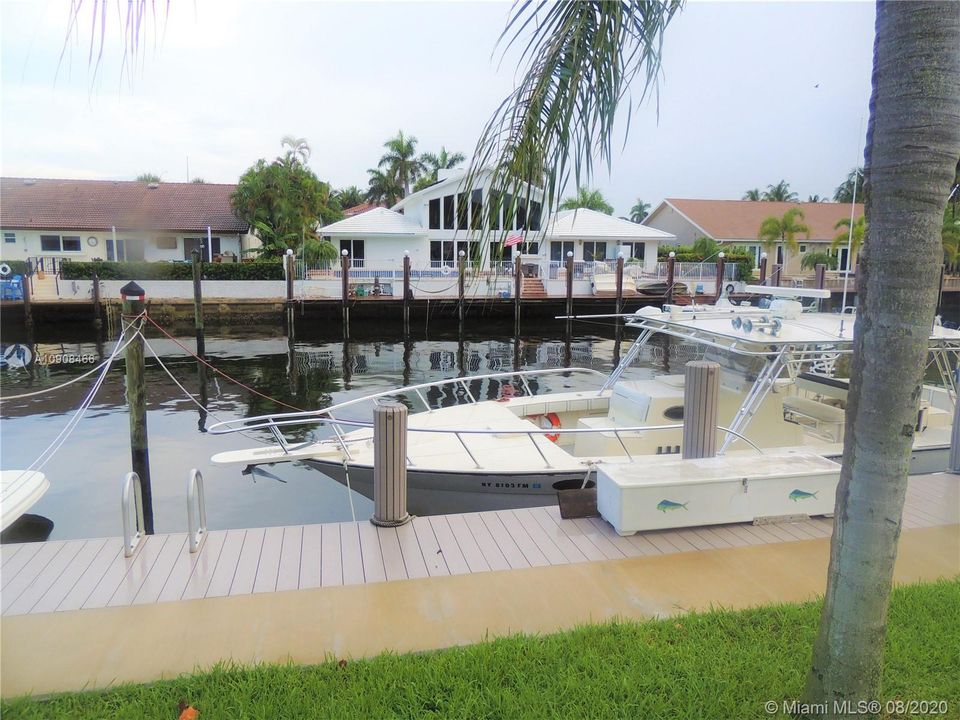 Recently Rented: $1,690 (1 beds, 1 baths, 900 Square Feet)