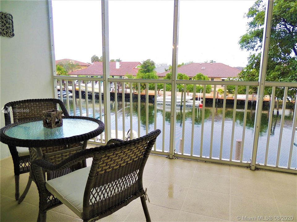 Recently Rented: $1,690 (1 beds, 1 baths, 900 Square Feet)