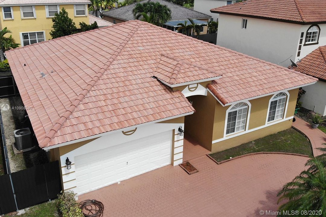 Recently Sold: $425,000 (4 beds, 2 baths, 1872 Square Feet)