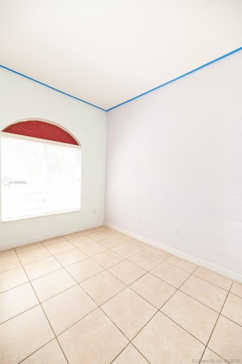 Recently Sold: $425,000 (4 beds, 2 baths, 1872 Square Feet)